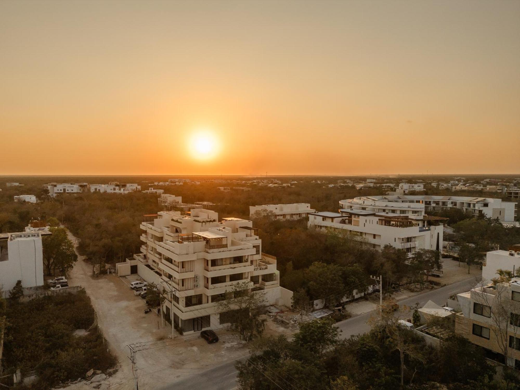 Deluxe 2-story Penthouse Pool & Bbq Rooftop Apartment Tulum