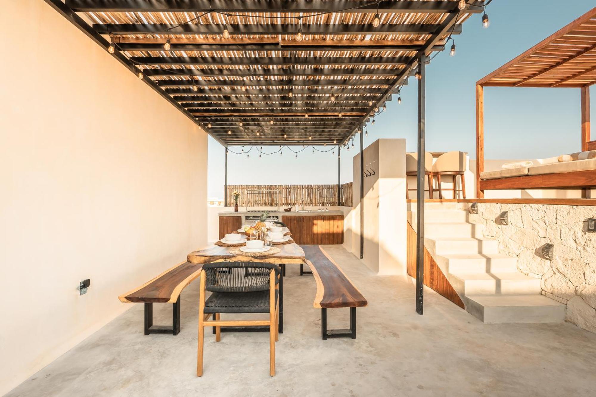 Deluxe 2-story Penthouse Pool & Bbq Rooftop Apartment Tulum