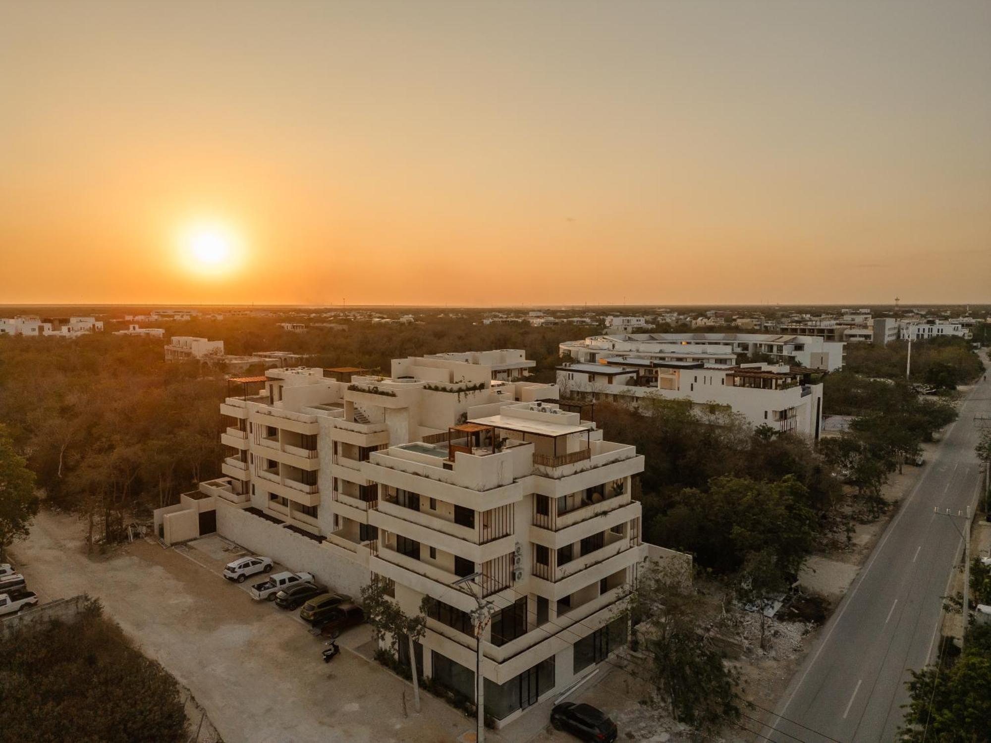 Apartment Deluxe 2-story Penthouse Pool & Bbq Rooftop *
